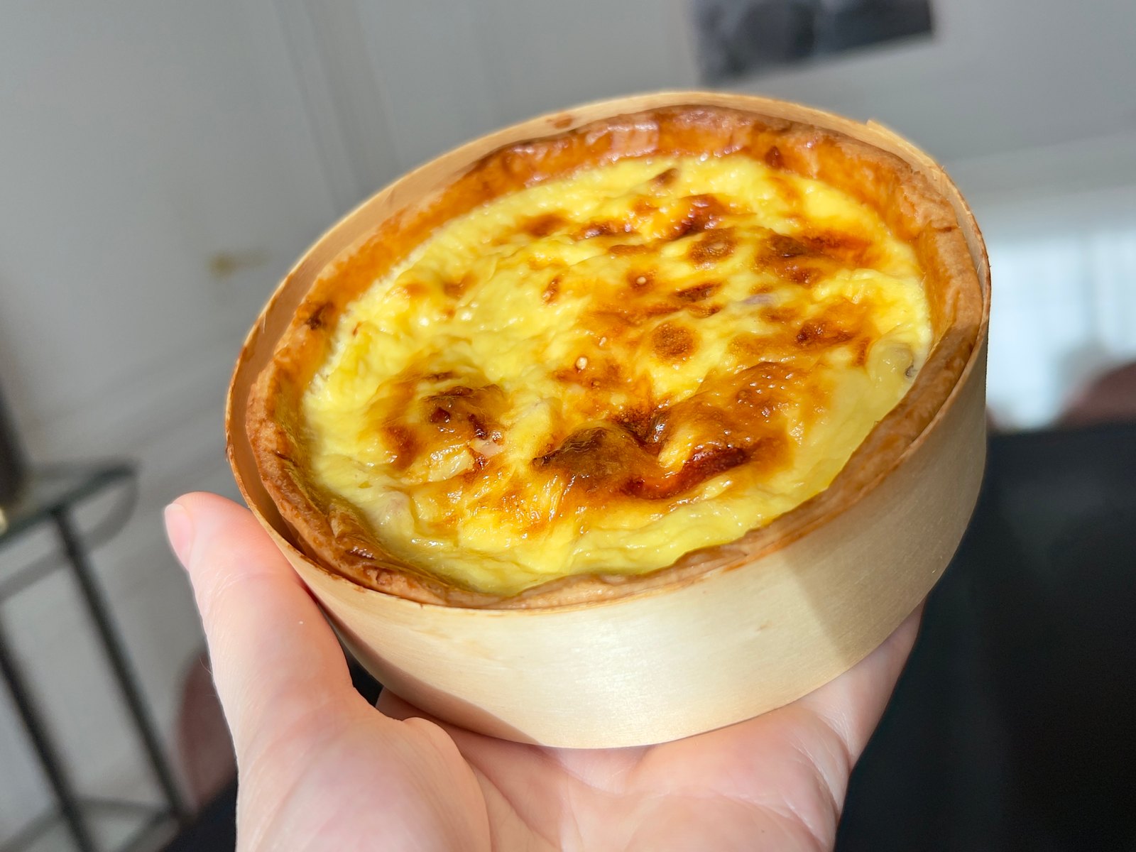 Quiche Lorraine dans sa boîte en bois